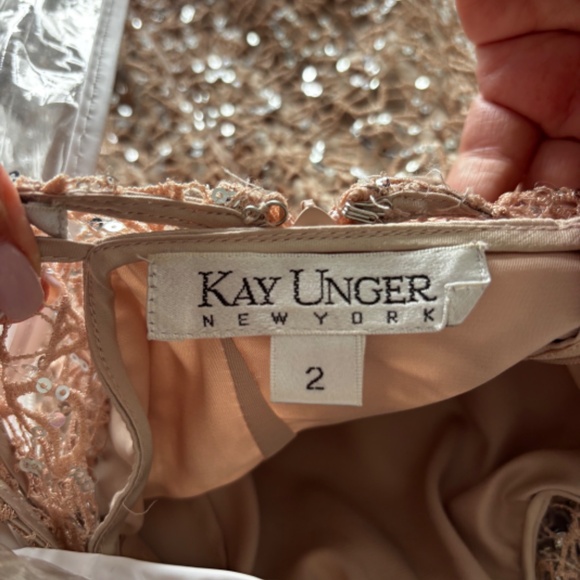 Gown - Picture 4 of 4